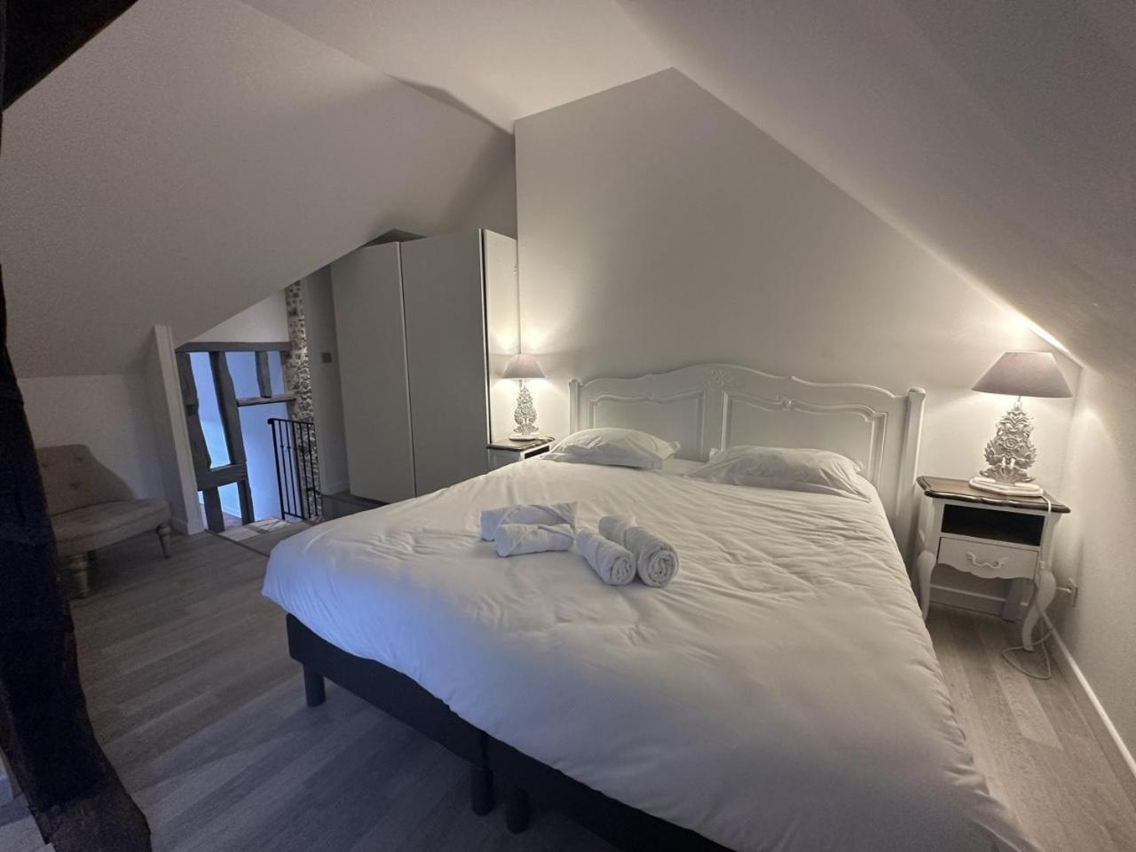 Batisse Paradis- 3 Appartements Calmes Et Elegants Au Centre Historique De Beaune Бон Екстериор снимка