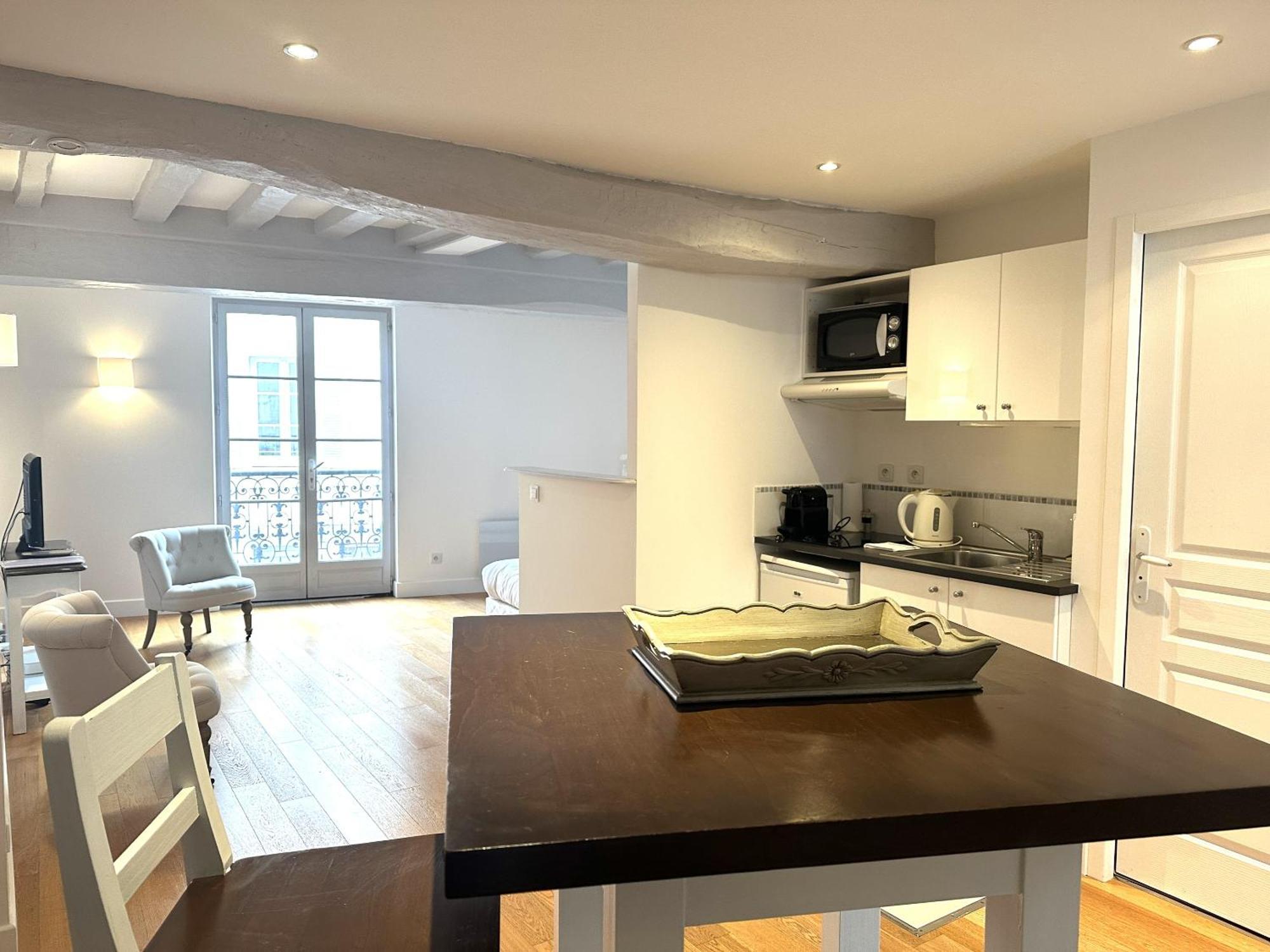 Batisse Paradis- 3 Appartements Calmes Et Elegants Au Centre Historique De Beaune Бон Екстериор снимка